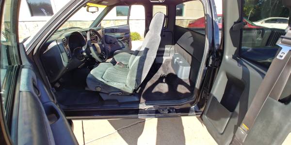 Chevy S10 Extended Cab 5spd! - cars & trucks - by dealer - vehicle... for sale in Oklahoma City, OK – photo 7