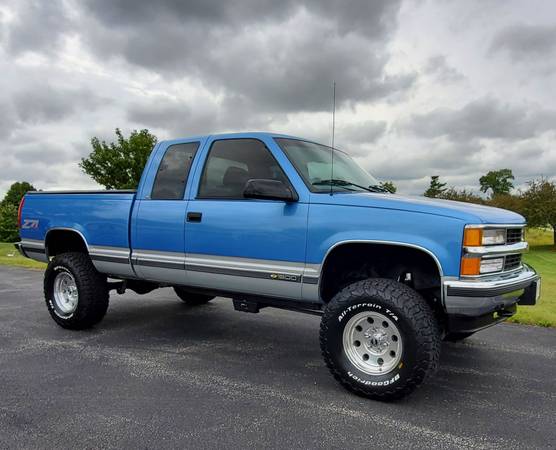 1997 Chevy Silverado K1500 4x4 Ext Cab Rust Free Idaho Truck! - cars for sale in Green Bay, WI – photo 3