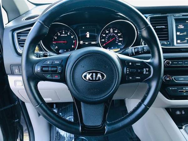2016 Kia Sedona -- LET'S MAKE A DEAL!! CALL - cars & trucks - by... for sale in Stafford, VA – photo 18