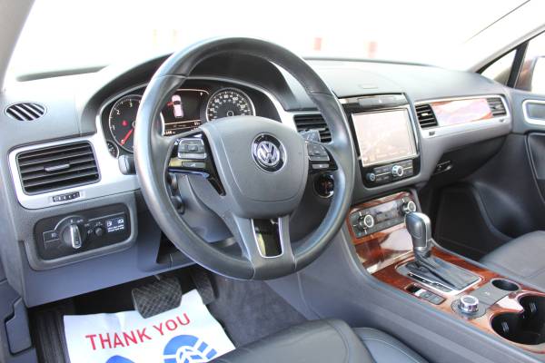2011 Volkswagen Touareg EXECUTIVE!Loaded!Only 65k!$309 Per Month! -... for sale in Fitchburg, WI – photo 9