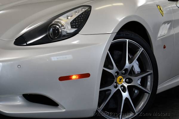 2013 *Ferrari* *California* *2dr Convertible* Bianco - cars & trucks... for sale in Addison, IL – photo 5