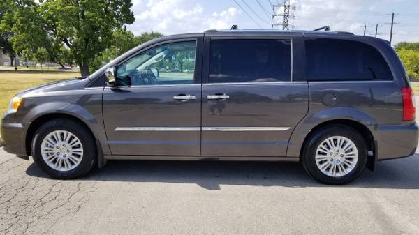 2015 Chrysler Town and Country Limited Platinum for sale in San Antonio, TX – photo 5