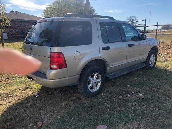 2005 Ford Explorer - cars & trucks - by owner - vehicle automotive... for sale in Decatur, TX – photo 2