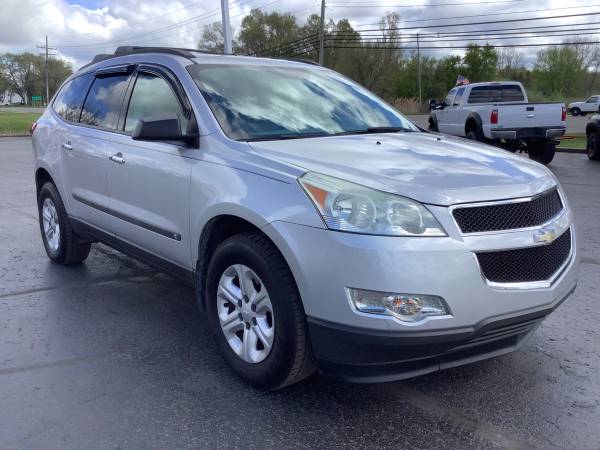 Great Price! 2009 Chevy Traverse LS! 3rd Row! - - by for sale in Ortonville, OH – photo 7