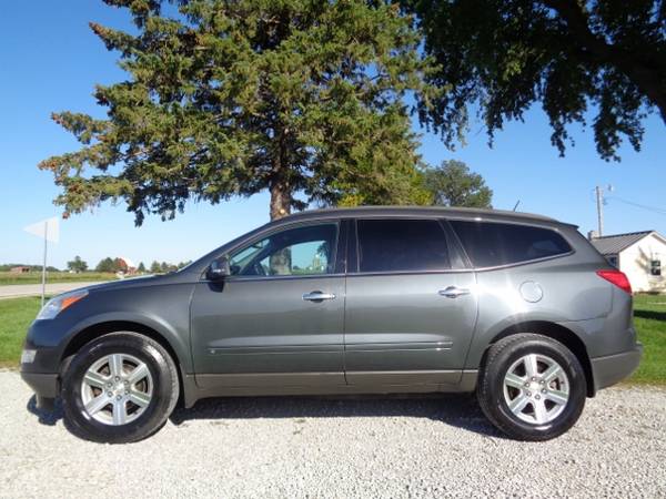 2010 Chevy Traverse LT - FWD - 4 Dr - Gray - 141k - SUPER NICE! for sale in Iowa City, IA