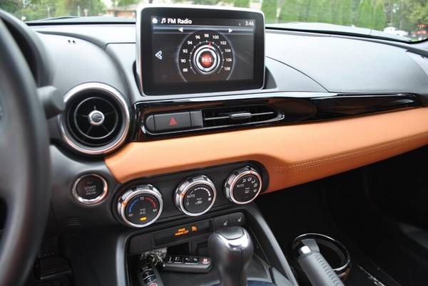 2017 124 SPIDER CONVERTIBLE LEATHER CUSTOMER PREFERRED for sale in Flushing, NY – photo 8
