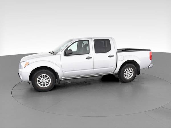 2018 Nissan Frontier Crew Cab SV Pickup 4D 5 ft pickup Silver for sale in Jackson, TN – photo 4