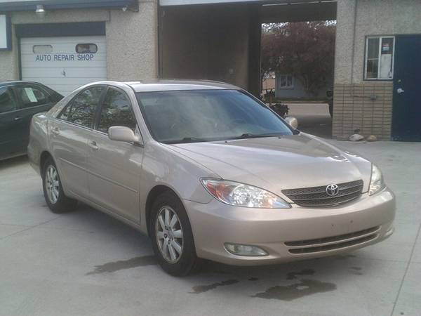 2004 Toyota Camry XLE - cars & trucks - by dealer - vehicle... for sale in Fort Collins, CO – photo 3
