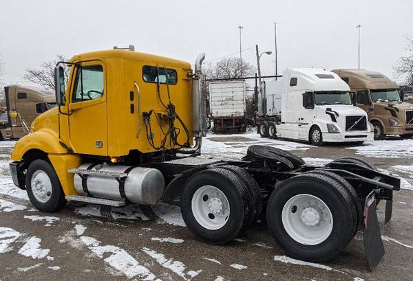 2007 Freightliner Columbia Day Cab Detroit D60 Engine - cars & for sale in Chicago, IL – photo 6