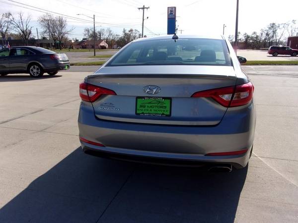 2016 Hyundai Sonata SE - - by dealer - vehicle for sale in Cedar Rapids, IA – photo 6