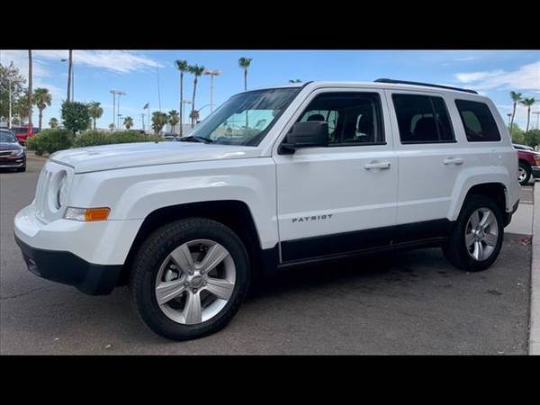 2017 Jeep Patriot Latitude Carfax Certified New Tires 30mpg Nice! -... for sale in Chandler, AZ – photo 2