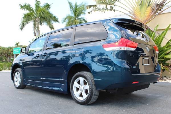 2011 Toyota Sienna LE Braun Wheelchair Van 75k Miles for sale in Fort Myers, FL – photo 7