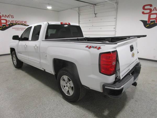 2017 CHEVROLET SILVERDO 1500 LT 4X4 DOUBLE CAB - - by for sale in Des Moines, IA – photo 2
