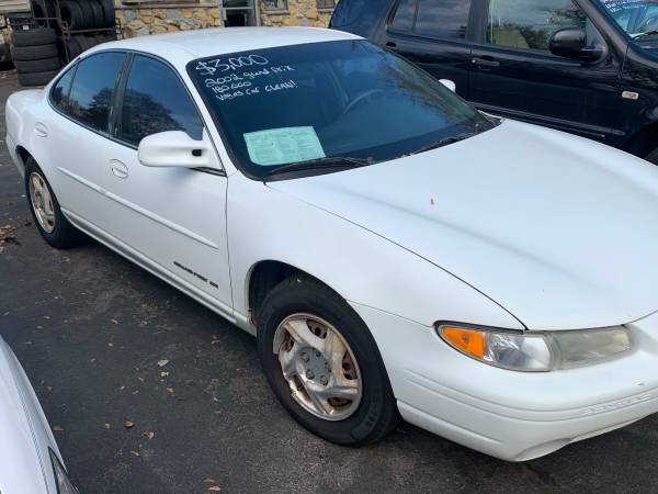 2002 Pontiac Grand Prix - cars & trucks - by dealer - vehicle... for sale in Oregon, WI – photo 3