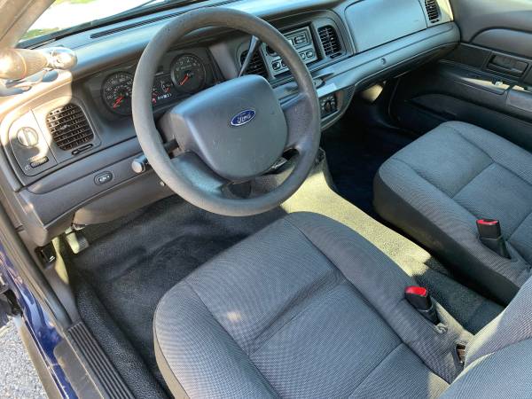 VERY CLEAN - 2011 Ford Crown Victoria Police Interceptor - cars & for sale in Royal Oak, MI – photo 14
