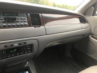 Lincoln Town Car for sale in Downs, IL – photo 6