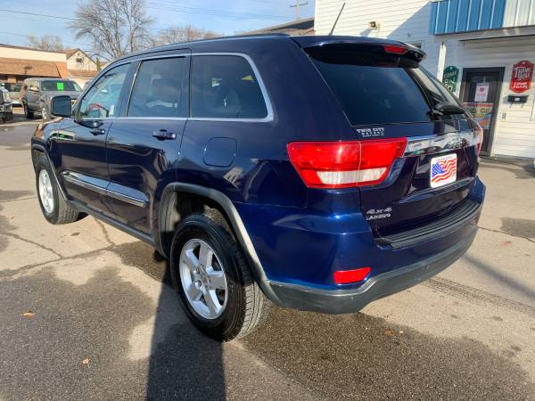 ★★★ 2013 Jeep Grand Cherokee Laredo 4x4 / ONLY 87k Miles! ★★★ - cars... for sale in Grand Forks, ND – photo 8
