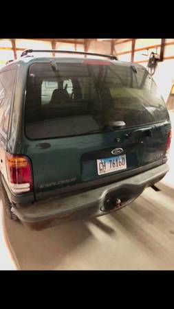 2000 Ford Explorer - cars & trucks - by owner - vehicle automotive... for sale in Champaign, IL – photo 2