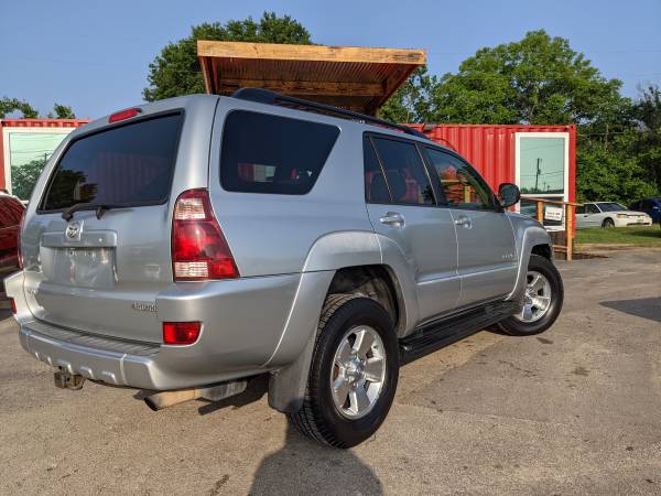 2005 TOYOTA 4RUNNER SR5 4WD - - by dealer - vehicle for sale in Austin, TX – photo 3