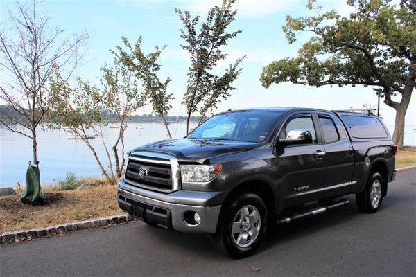 2013 Toyota Tundra 4WD Truck Double Cab 4.6L V8 ONE OWNER CLEAN CARFAX for sale in Great Neck, CT – photo 4