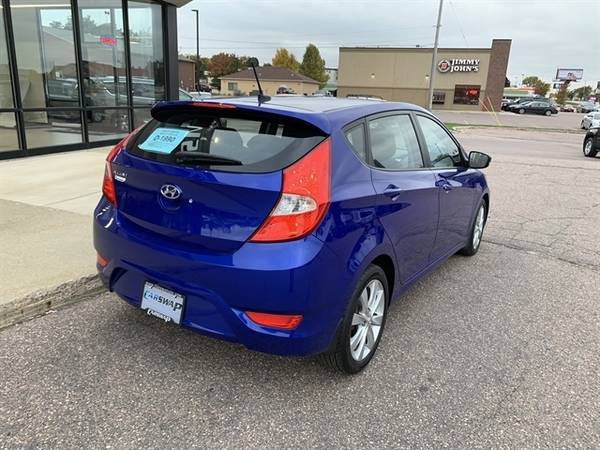 2014 Hyundai Accent SE*** Sunroof! Bluetooth! *** for sale in Sioux Falls, SD – photo 3