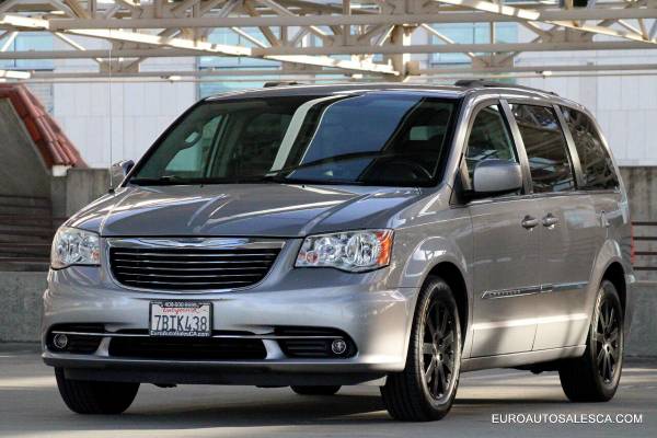 2013 Chrysler Town and Country Touring 4dr Mini Van - We Finance !!!... for sale in Santa Clara, CA – photo 8