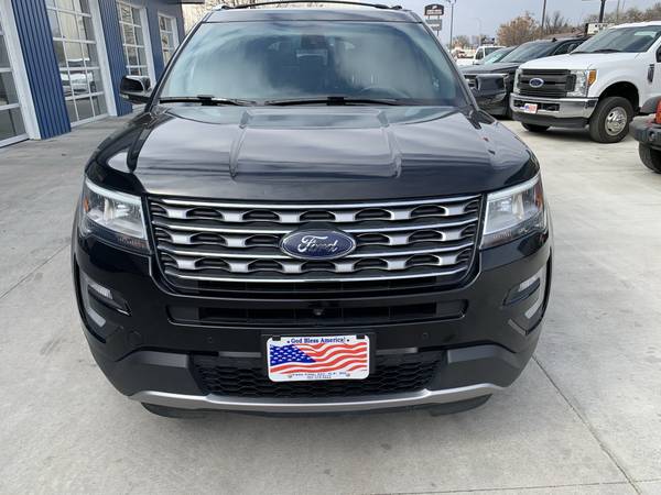 2017 Ford Explorer Limited - - by dealer - vehicle for sale in Grand Forks, ND – photo 3