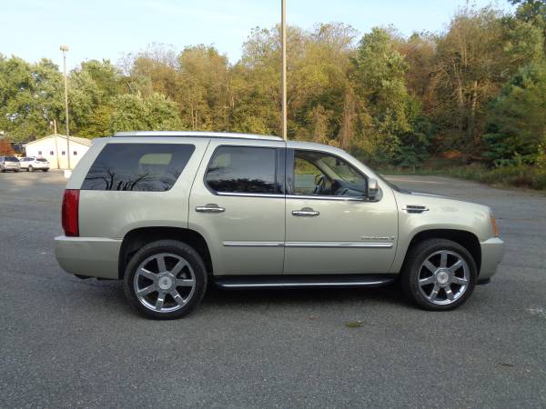 2007 Cadillac Escalade AWD Fully Loaded Very Clean for sale in Waynesboro, MD – photo 8