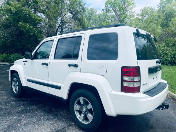 2008 JEEP LIBERTY 3 7L V6 One Owner - - by dealer for sale in St. Charles, MO – photo 3