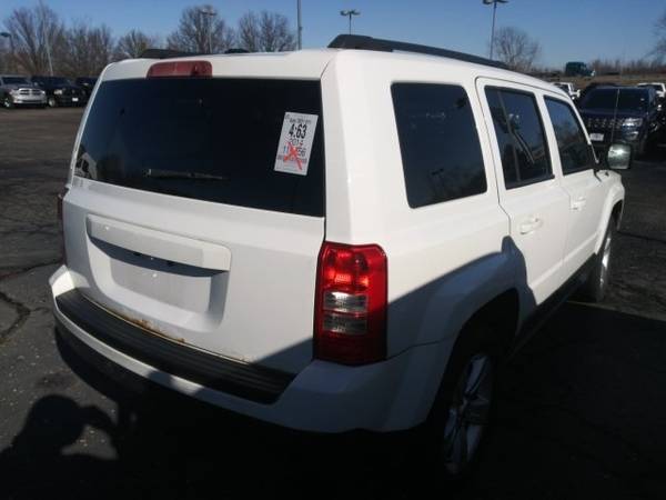2014 Jeep Patriot Latitude - - by dealer - vehicle for sale in BLUE SPRINGS, MO – photo 3