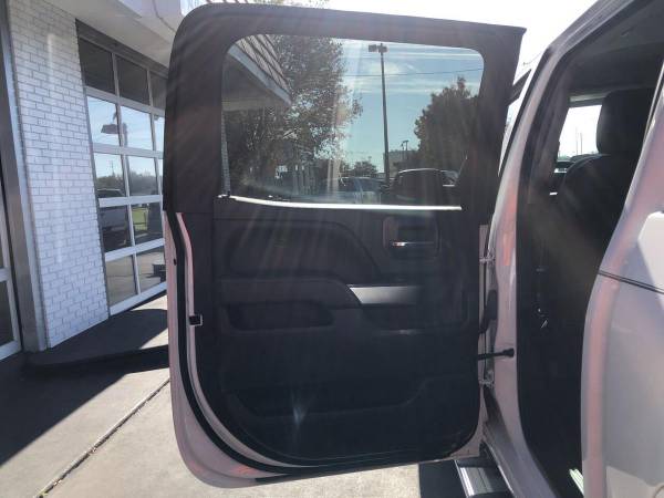 2017 Chevrolet Chevy Silverado 1500 LT 4x4 4dr Crew Cab 5.8 ft. SB... for sale in Charlotte, NC – photo 16