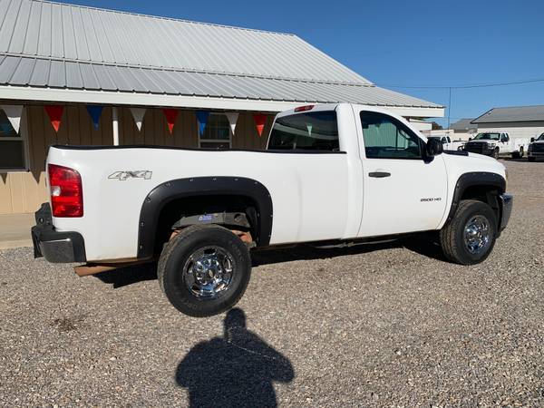 2011 CHEVROLET K2500 REGULAR CAB LONG BED 6.0L GAS 4WD *VERY CLEAN* for sale in Stratford, TX – photo 3