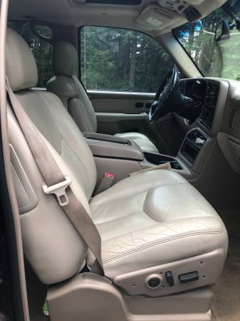 GMC Yukon, 3rd row seating, leather for sale in Camas, OR – photo 5