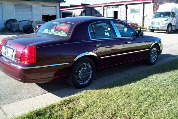 Gorgeous 2006 Lincoln Town Car Designer Series (poynette) - cars &... for sale in Poynette, WI – photo 3