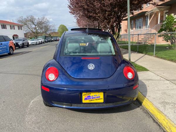 2006 Volkswagen new beetle 2 5 L hatchback sunroof heated seats for sale in Brooklyn, NY – photo 5