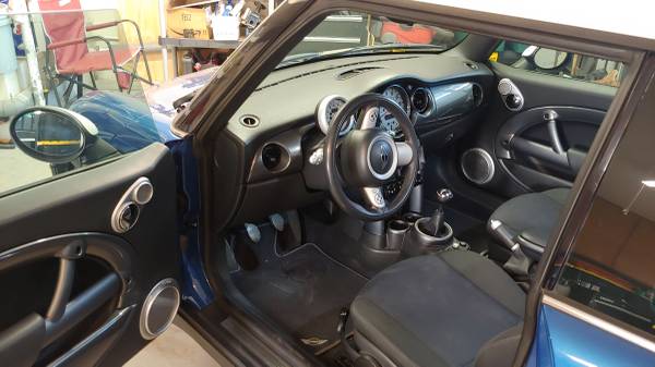 2006 Mini Cooper - 68,000 miles - cars & trucks - by owner - vehicle... for sale in Newbury Park, CA – photo 2