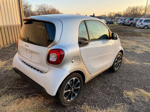 2016 smart Fortwo passion coupe - cars & trucks - by dealer -... for sale in Junction City, KS – photo 5