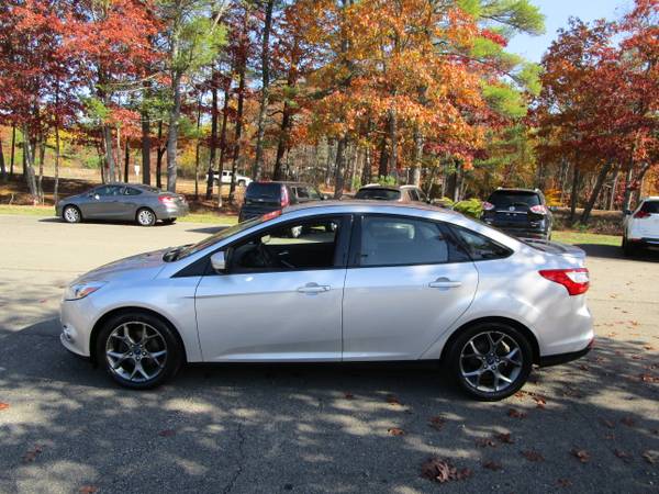 2013 FORD FOCUS SE SEDAN WITH CERTIFIED WARRANTY - cars & trucks -... for sale in Loudon, NH – photo 11