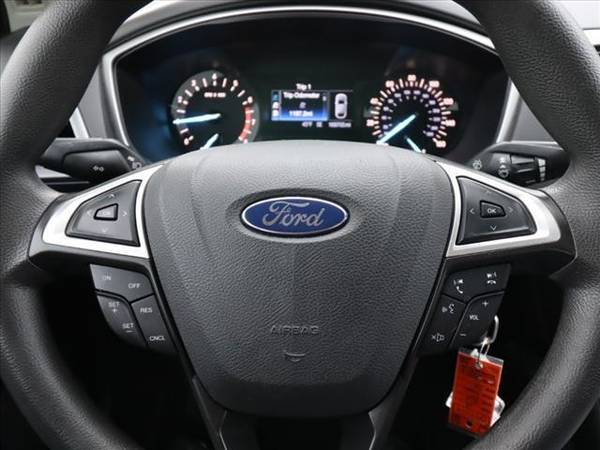 2013 Ford Fusion SE - sedan for sale in Fenton, MI – photo 17