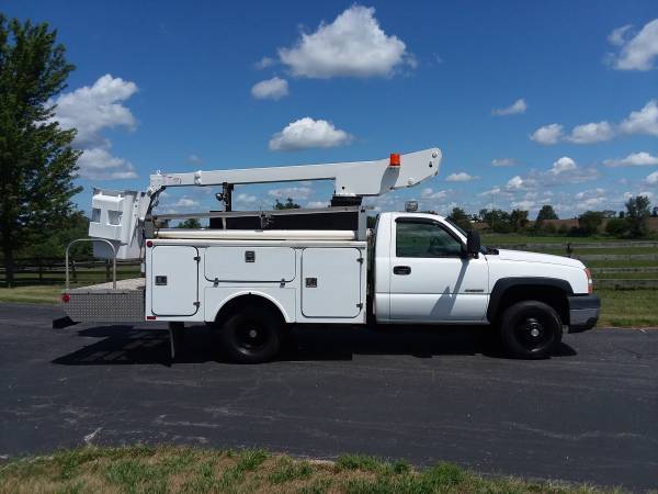 34' 2006 Chevrolet C3500 Bucket Boom Lift Utility Work Service Truck for sale in Gilberts, KS – photo 2