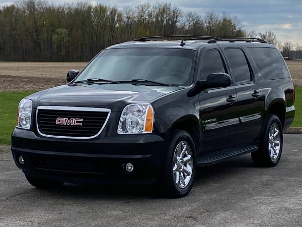 2007 GMC Yukon CL SLT 4X4 3rd Row Leather NICE! 11, 500 - cars & for sale in Chesterfield Indiana, IN – photo 3