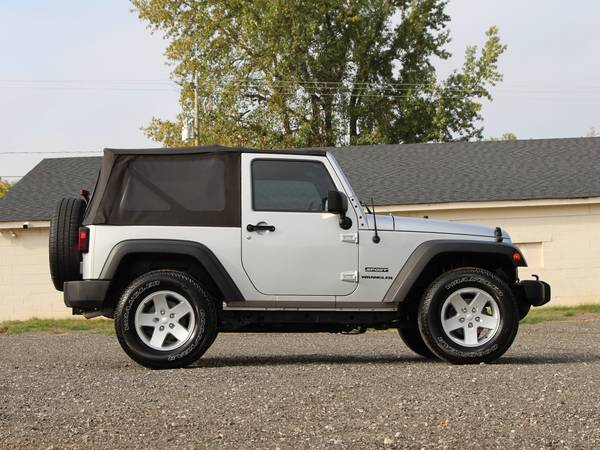 TAKE A L👀K AT THIS BONESTOCK 2010 JEEP WRANGLER SPORT 4X4 2D SOFT TOP for sale in Kernersville, WV – photo 7