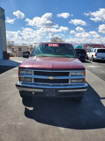 1999 chevrolet suburban - - by dealer - vehicle for sale in Pocatello, ID – photo 2