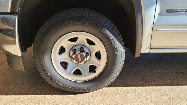 2018 GMC Sierra 1500 SLE pickup Silver - cars & trucks - by dealer -... for sale in Flagstaff, AZ – photo 9