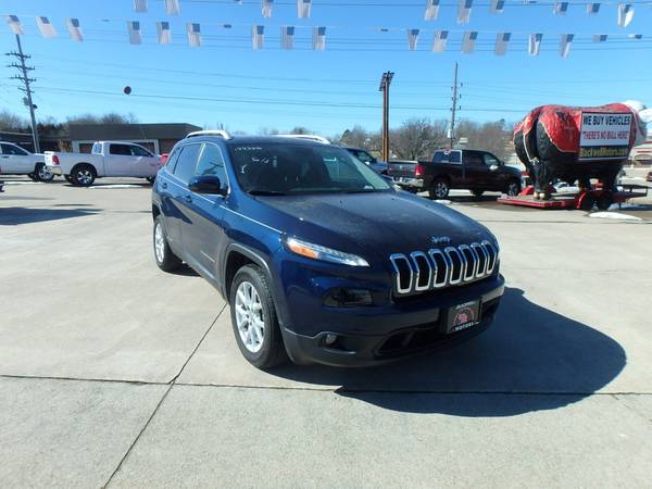 2018 Jeep Cherokee Latitude - - by dealer - vehicle for sale in Bonne Terre, IL – photo 2