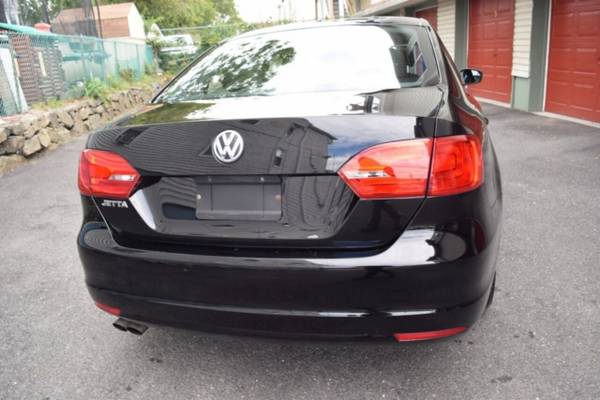 *2014* *Volkswagen* *Jetta* *S 4dr Sedan 6A* - cars & trucks - by... for sale in Paterson, NY – photo 23
