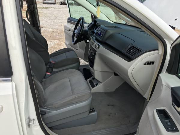 2009 Volkswagen Routan SE for sale in Other, TX – photo 5