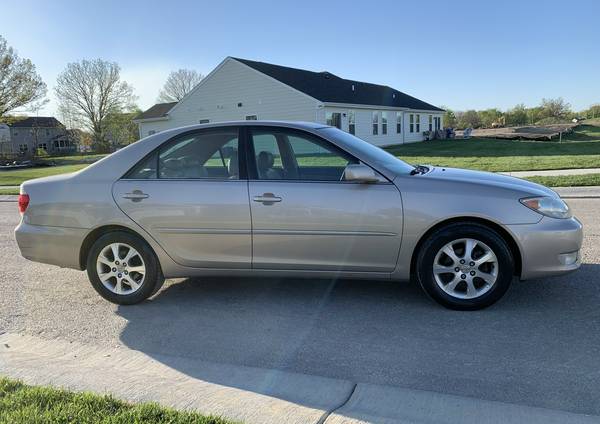 2005 Toyota Camry XLE - - by dealer - vehicle for sale in Whiteland, IN – photo 4