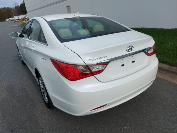 2011 hyundai sonata - cars & trucks - by owner - vehicle automotive... for sale in Charlotte, NC – photo 8
