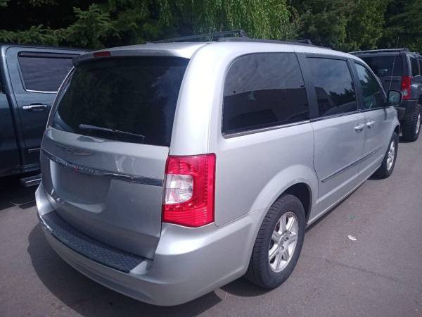 Nice 2011 Chrysler town and country - - by dealer for sale in Richland, WA – photo 3